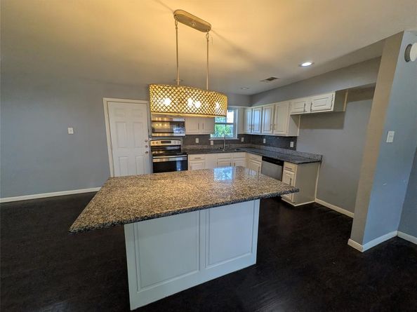 2407  El Capitan Drive , Dallas Texas 75228