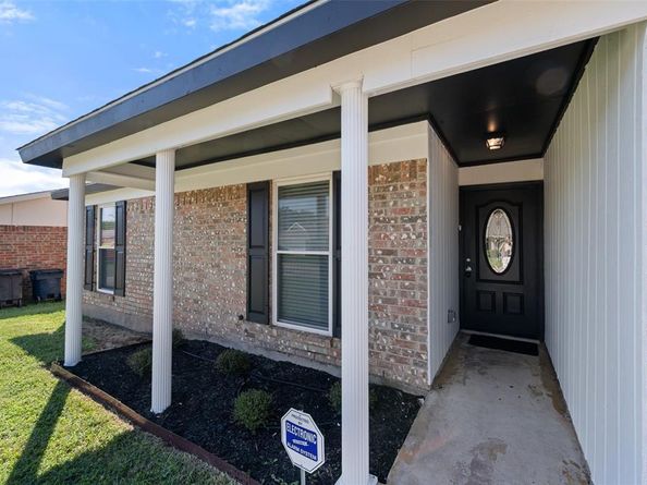 5616  Burton Avenue , Fort Worth Texas 76119