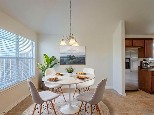 977  Crowder Drive , Crowley Texas 76036