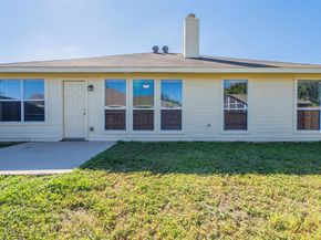 977  Crowder Drive , Crowley Texas 76036