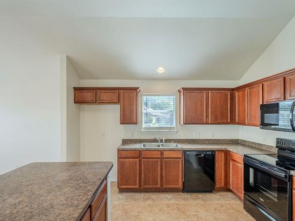 977  Crowder Drive , Crowley Texas 76036