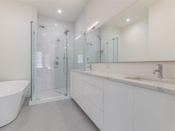 1771  Novela Way , Dallas Texas 75215