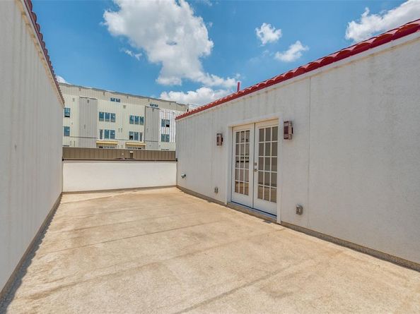 1771  Novela Way , Dallas Texas 75215