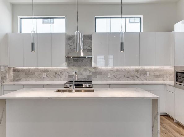 1771  Novela Way , Dallas Texas 75215