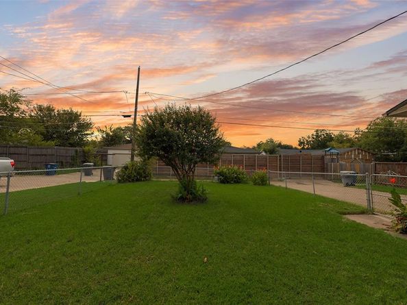 10038  Mesita Drive , Dallas Texas 75217