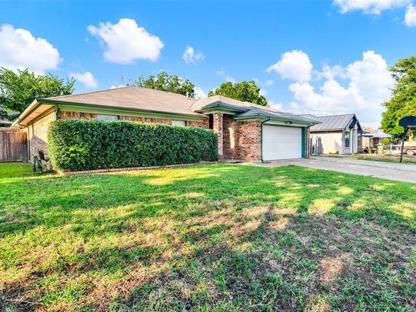2920  Cripple Creek Trail , Grapevine Texas 76051