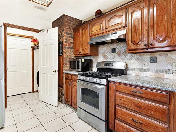 2920  Cripple Creek Trail , Grapevine Texas 76051