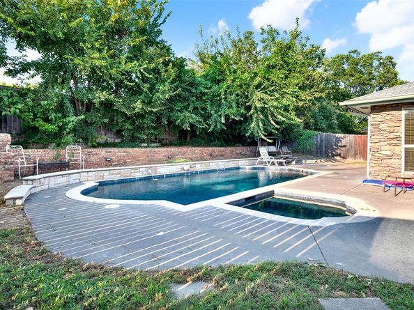 2920  Cripple Creek Trail , Grapevine Texas 76051