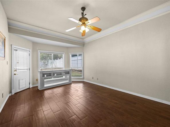 1923  Parktree Drive , Arlington Texas 76001