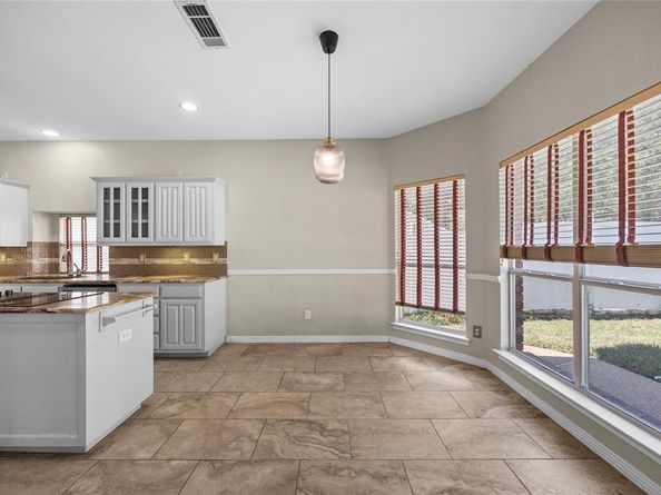 1923  Parktree Drive , Arlington Texas 76001