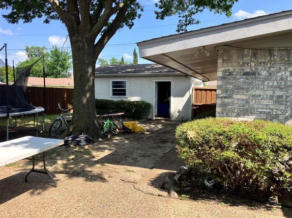 402  Duke Street , Garland Texas 75043