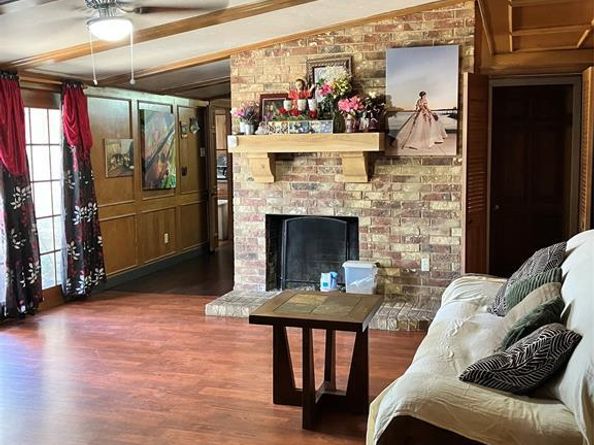 402  Duke Street , Garland Texas 75043