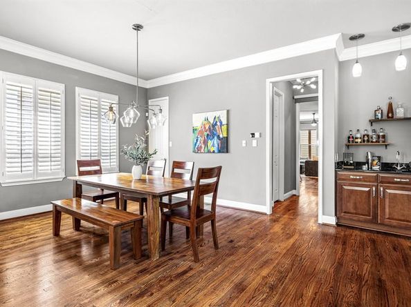 1215 N Bishop Avenue , Dallas Texas 75208