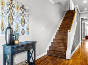 1215 N Bishop Avenue , Dallas Texas 75208