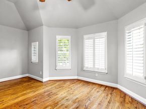 1215 N Bishop Avenue , Dallas Texas 75208