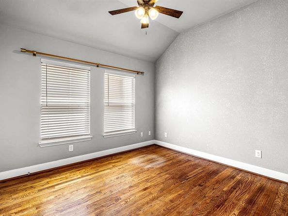 1215 N Bishop Avenue , Dallas Texas 75208