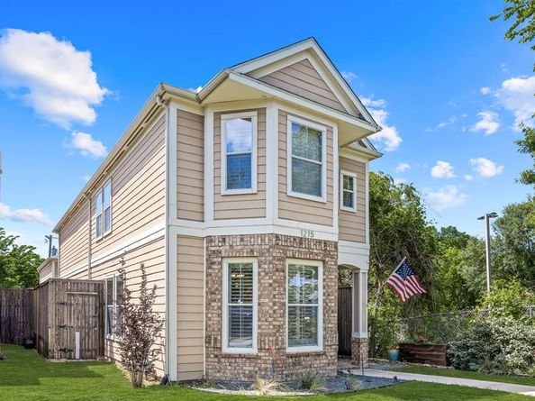 1215 N Bishop Avenue , Dallas Texas 75208