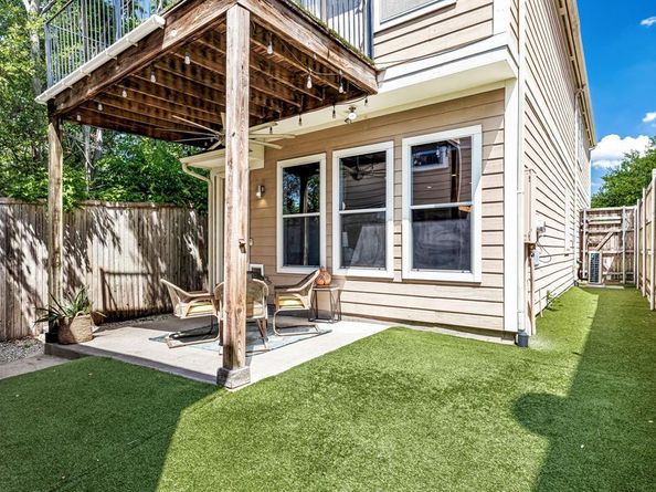 1215 N Bishop Avenue , Dallas Texas 75208