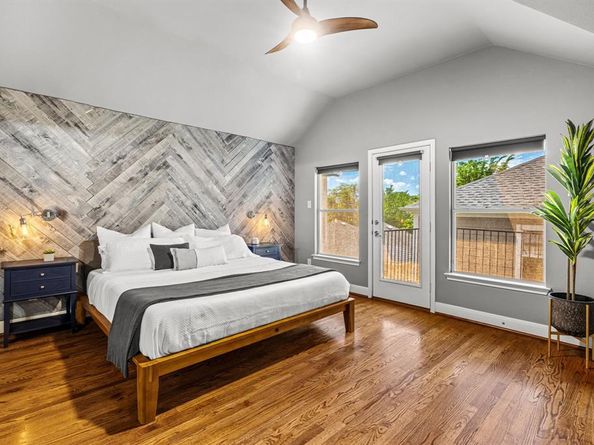 1215 N Bishop Avenue , Dallas Texas 75208