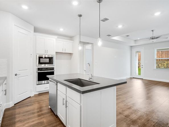 422  Landings Street , Oak Point Texas 75068