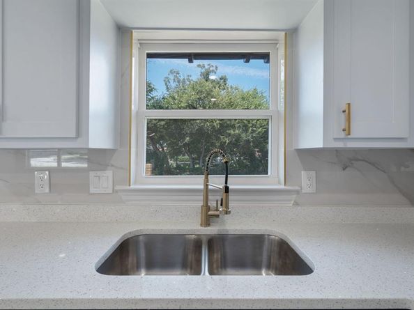 10209  Casa View Drive , Dallas Texas 75228