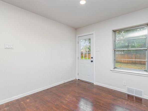 1539  Nokomis Avenue , Dallas Texas 75224