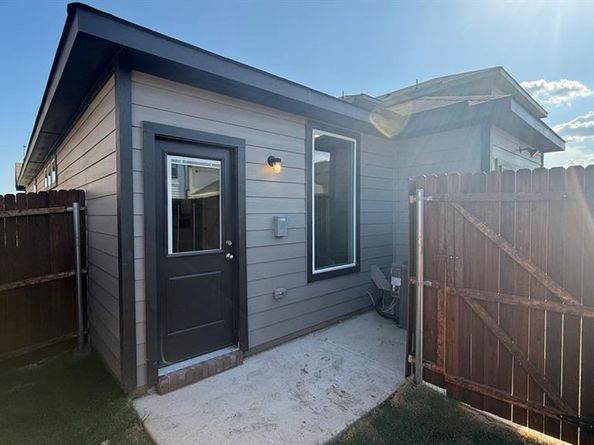 3113  PECAN FARM Lane , Fort Worth Texas 76140