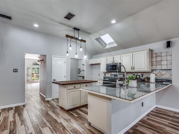 5005  Bradley Lane , Arlington Texas 76017