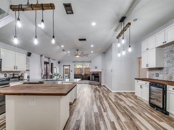 5005  Bradley Lane , Arlington Texas 76017