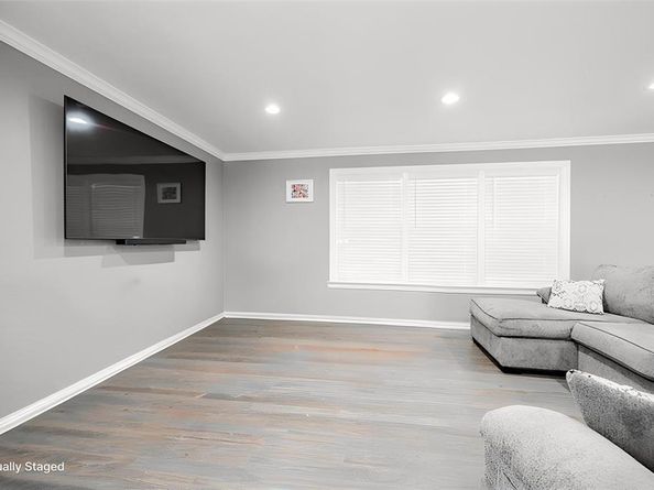 824  Carney Drive , Garland Texas 75041