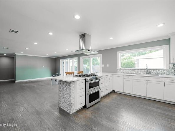 824  Carney Drive , Garland Texas 75041