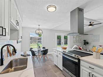 805 W Embercrest Drive 