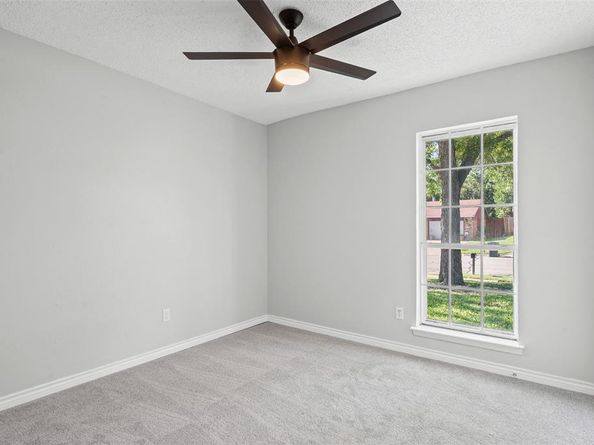 805 W Embercrest Drive , Arlington Texas 76017