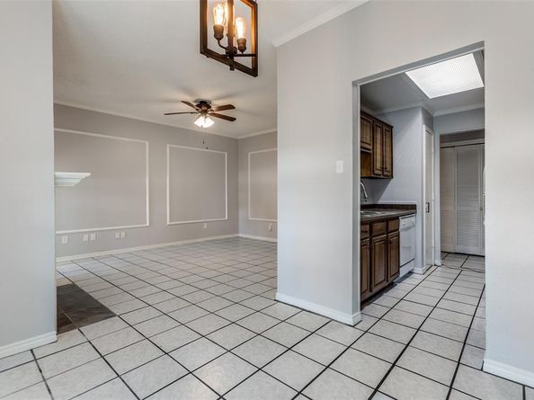 1609  Marsh Lane  110, Carrollton Texas 75006