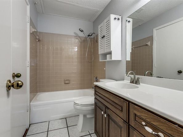 1609  Marsh Lane  110, Carrollton Texas 75006