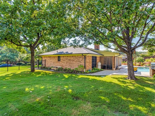 7516  Lochwood Court , Fort Worth Texas 76179