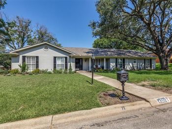4301  Winding Way 