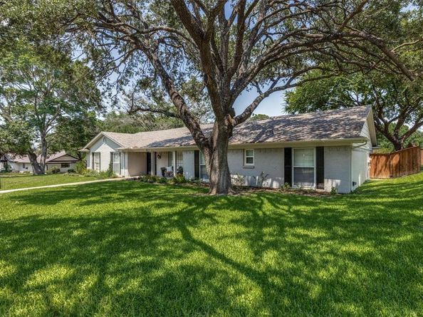 4301  Winding Way , Benbrook Texas 76126