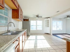 1203 E Davis Avenue , Fort Worth Texas 76104