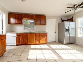 1203 E Davis Avenue , Fort Worth Texas 76104