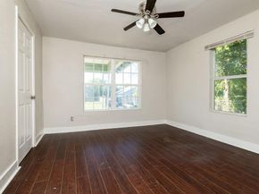 1203 E Davis Avenue , Fort Worth Texas 76104