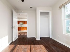 1203 E Davis Avenue , Fort Worth Texas 76104