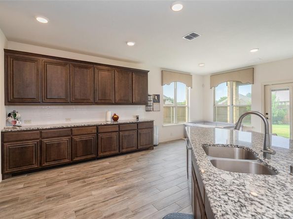 205  Oakcrest Drive , Justin Texas 76247