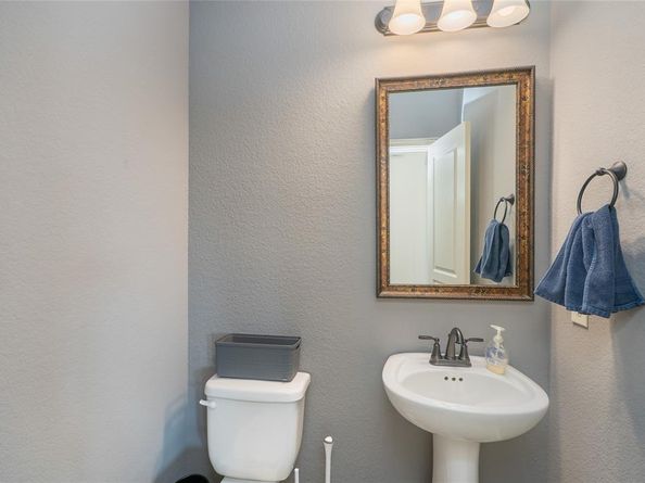 205  Oakcrest Drive , Justin Texas 76247