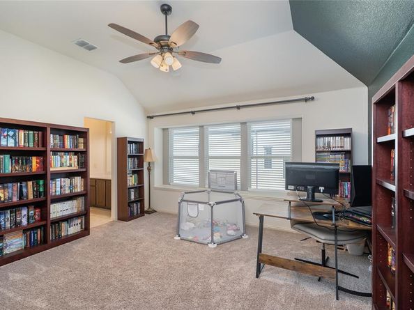 205  Oakcrest Drive , Justin Texas 76247