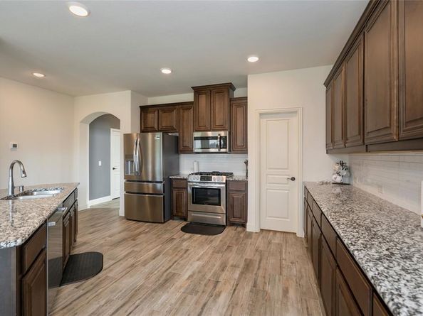 205  Oakcrest Drive , Justin Texas 76247