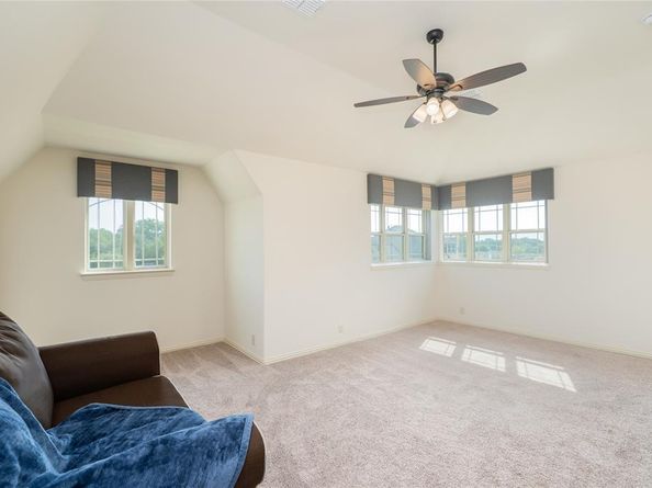 205  Oakcrest Drive , Justin Texas 76247