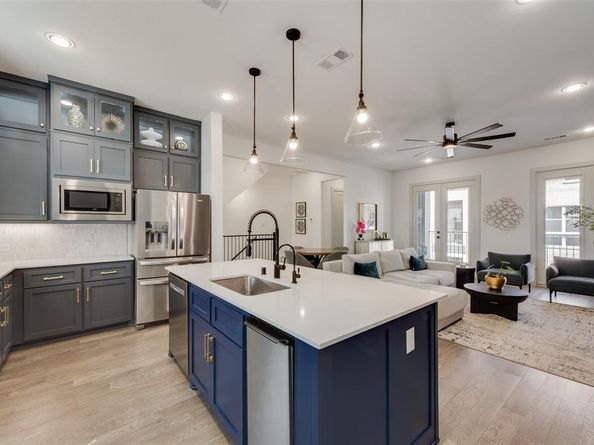 2651  Carmelita Street , Dallas Texas 75212