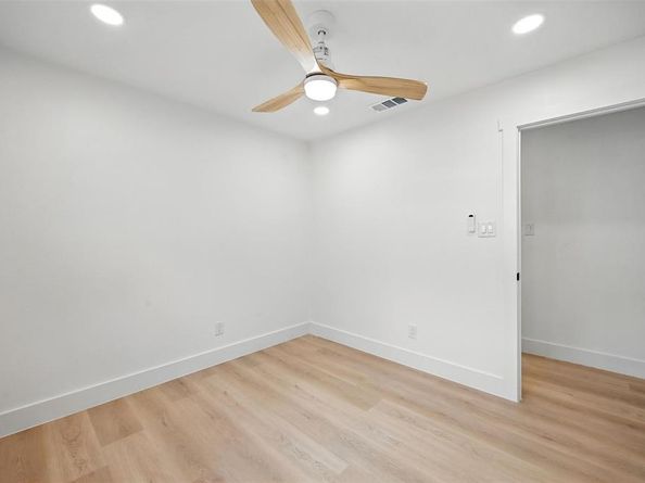 6912  Town North Drive , Dallas Texas 75231