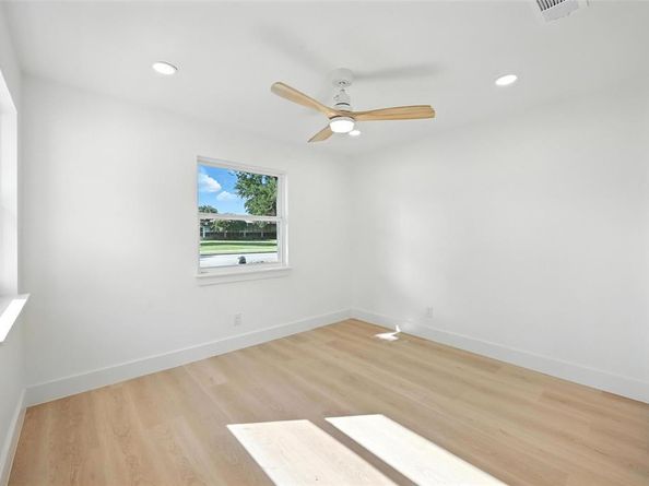 6912  Town North Drive , Dallas Texas 75231